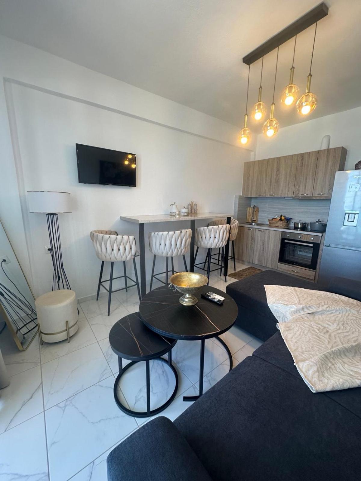 Stella & Eleni Suite With Shared Pool & Open View Kalamaki  Bagian luar foto