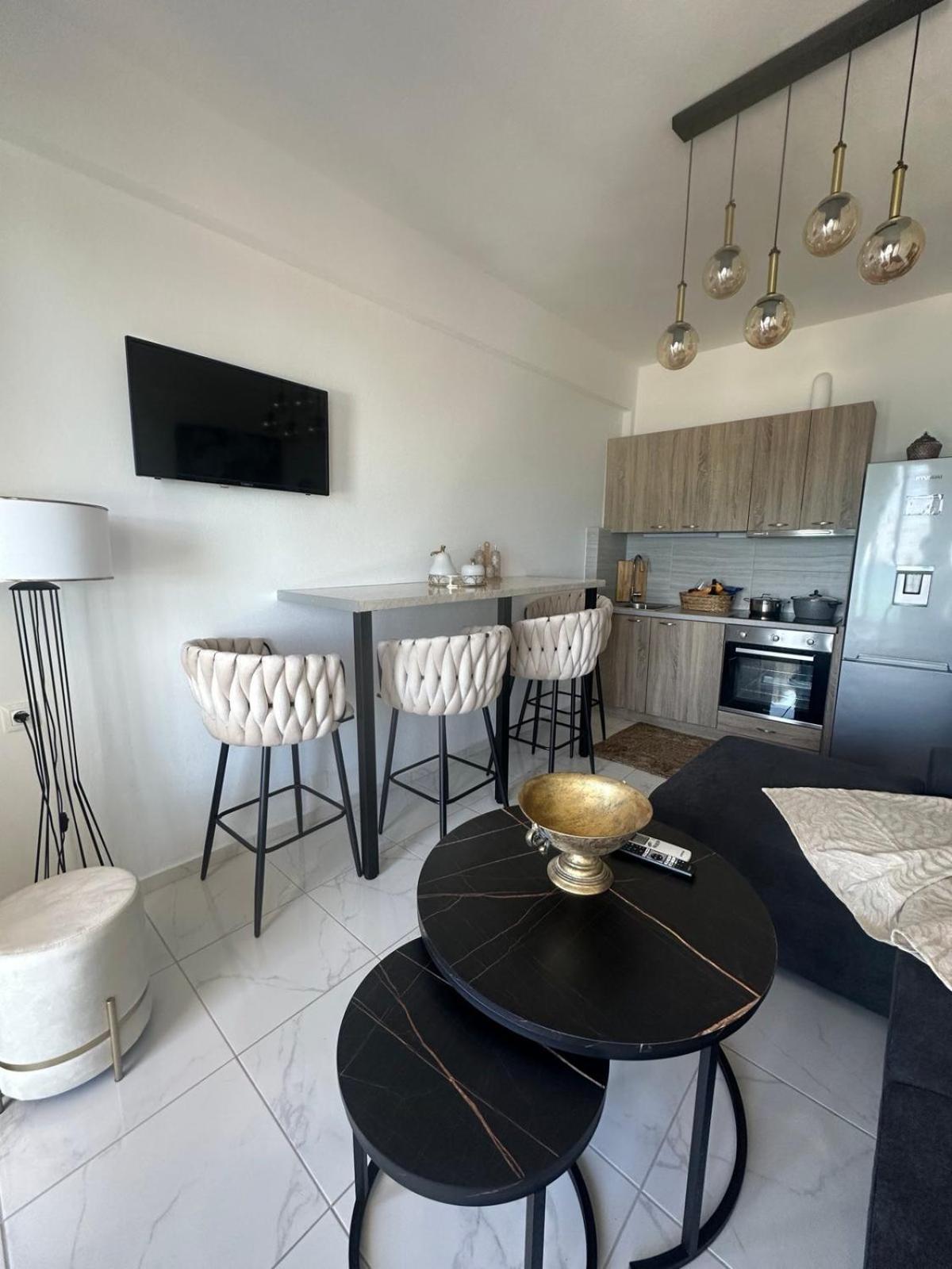 Stella & Eleni Suite With Shared Pool & Open View Kalamaki  Bagian luar foto