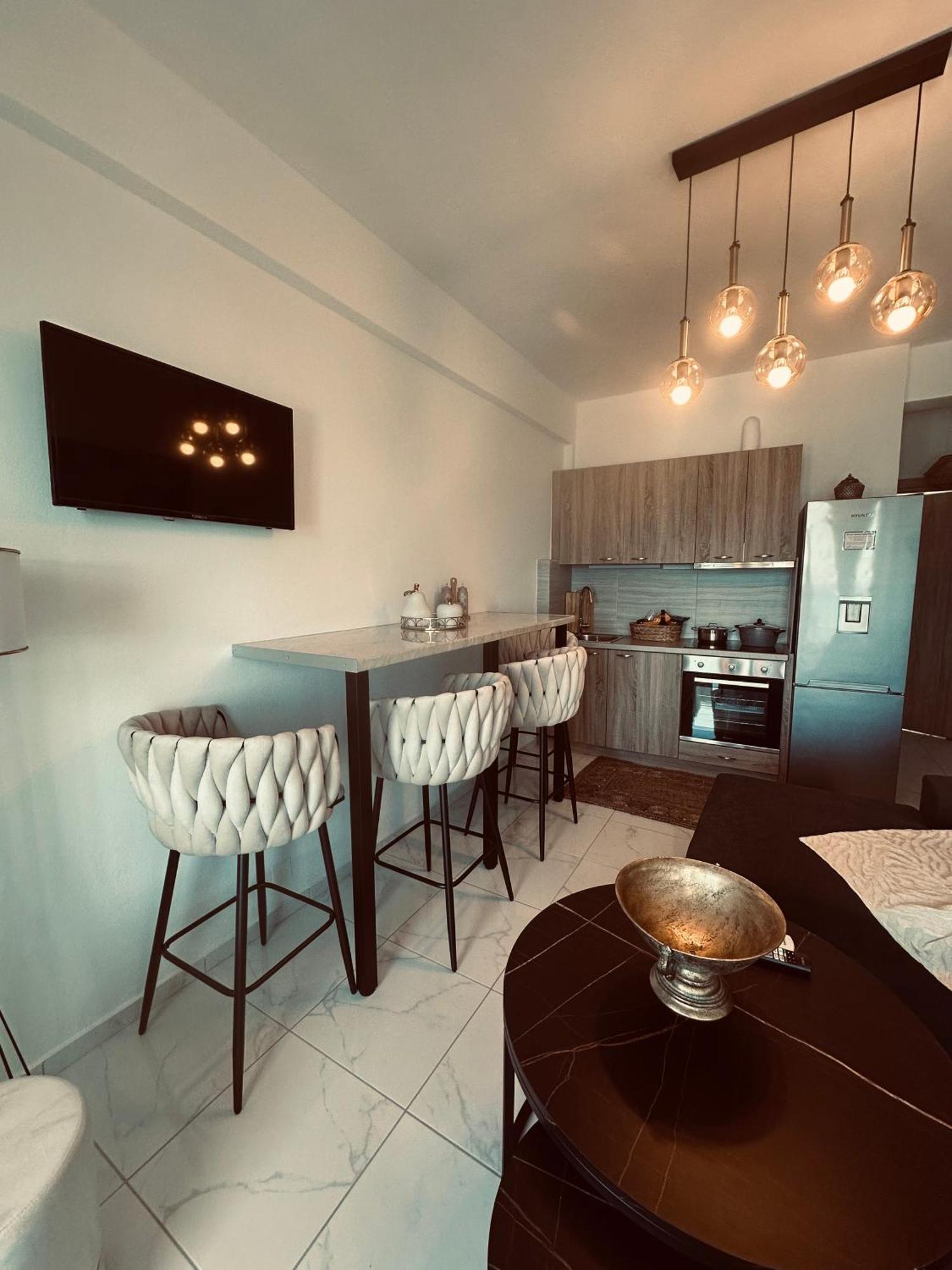 Stella & Eleni Suite With Shared Pool & Open View Kalamaki  Bagian luar foto